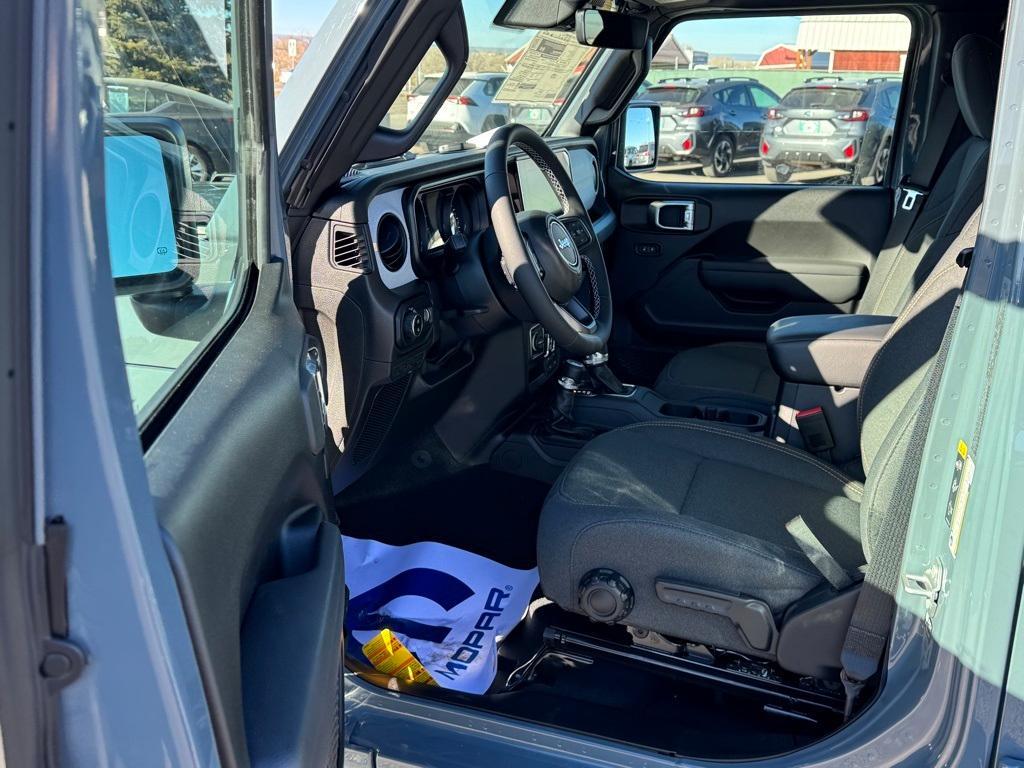 new 2025 Jeep Gladiator car, priced at $45,113