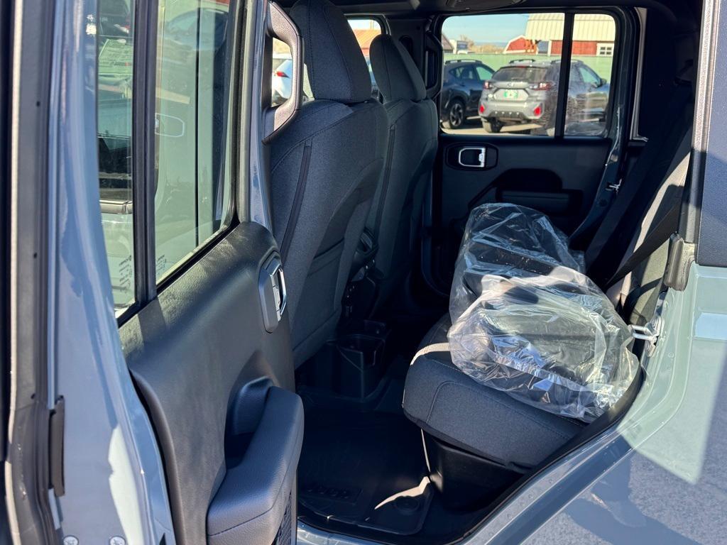 new 2025 Jeep Gladiator car, priced at $45,113