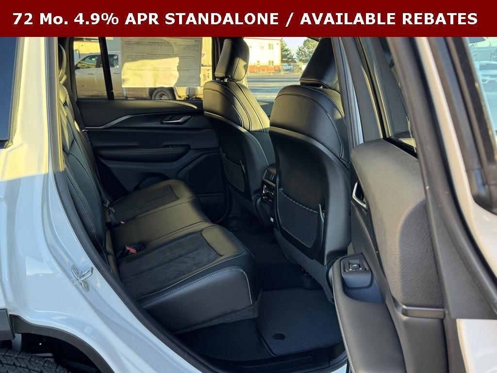 new 2025 Jeep Grand Cherokee car, priced at $41,296