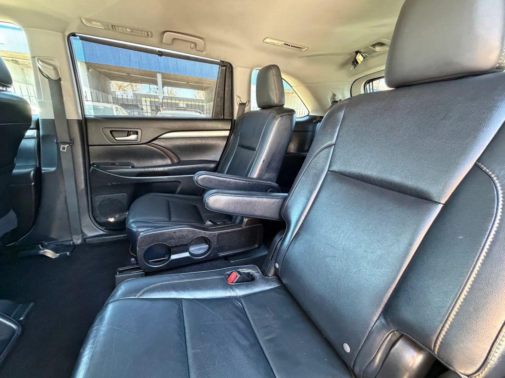 used 2014 Toyota Highlander car, priced at $14,499
