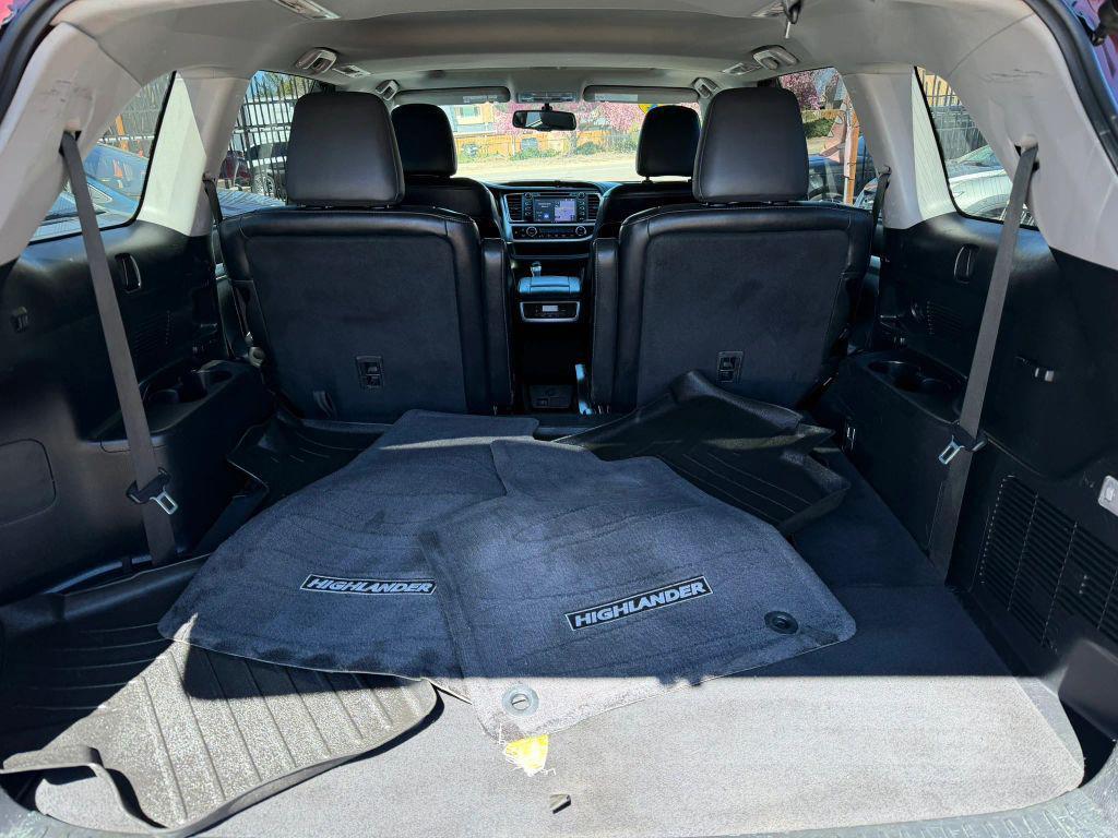used 2014 Toyota Highlander car, priced at $14,499