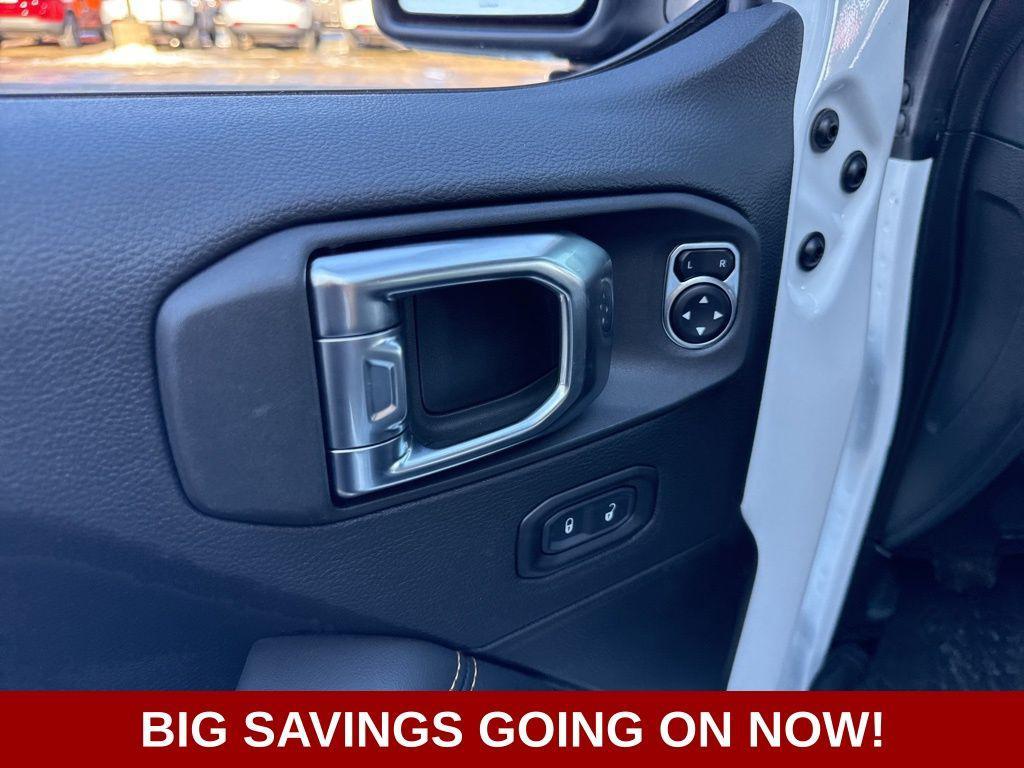 new 2025 Jeep Wrangler car, priced at $52,076