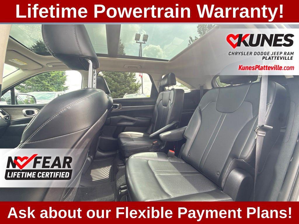 used 2021 Kia Sorento car, priced at $19,423