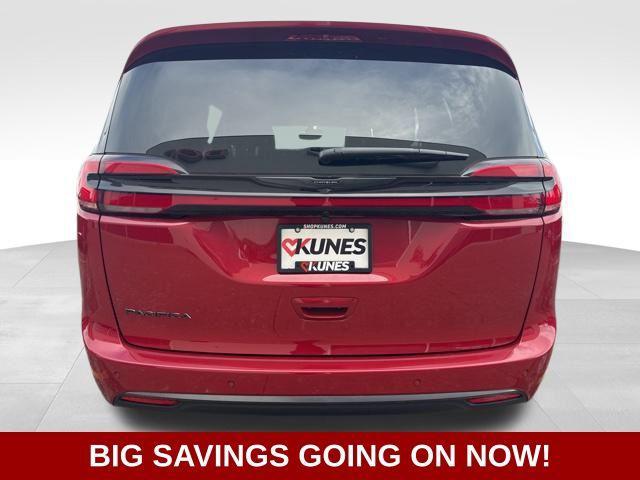 new 2026 Chrysler Pacifica car, priced at $40,688