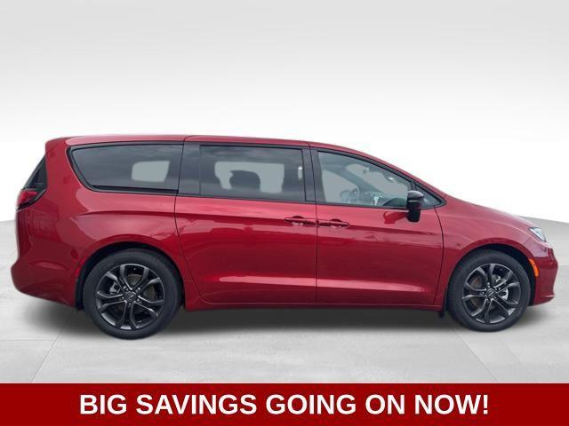 new 2026 Chrysler Pacifica car, priced at $40,688