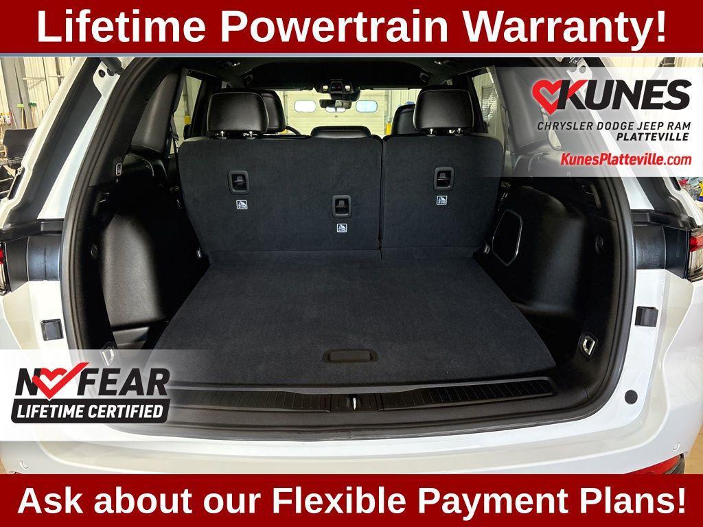 used 2025 Jeep Grand Cherokee car, priced at $39,977