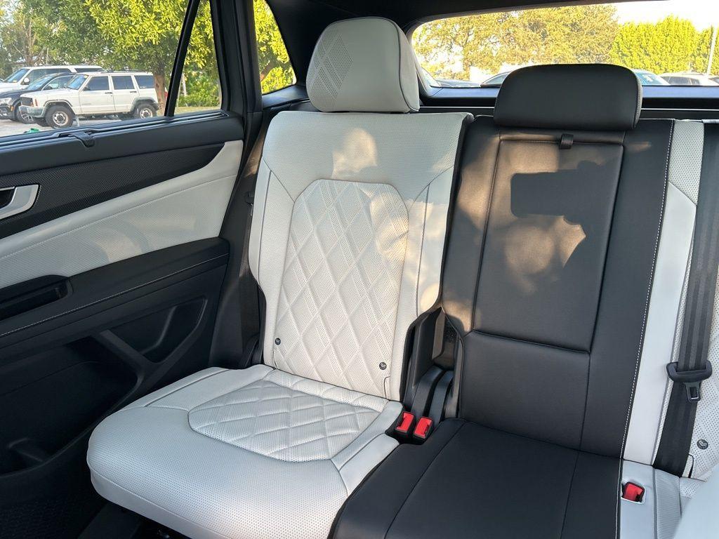 new 2026 Volkswagen Atlas Cross Sport car, priced at $51,748