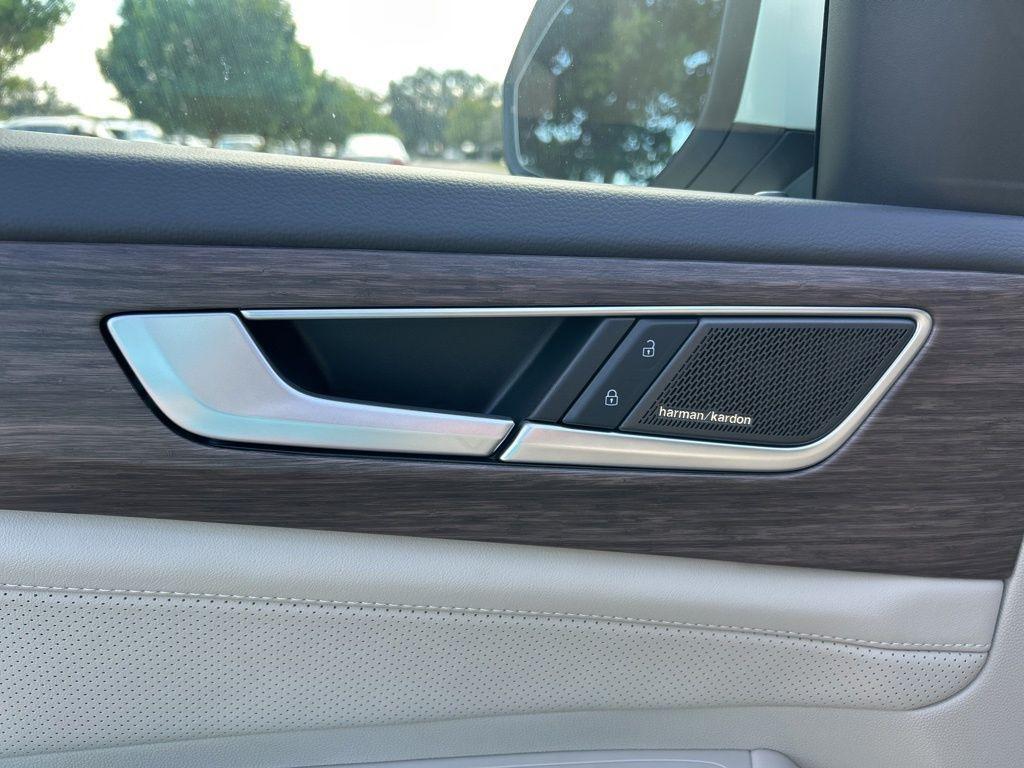 new 2026 Volkswagen Atlas car, priced at $52,371