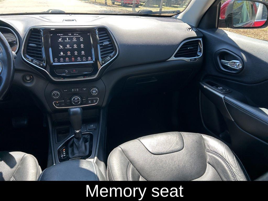 used 2019 Jeep Cherokee car, priced at $16,295