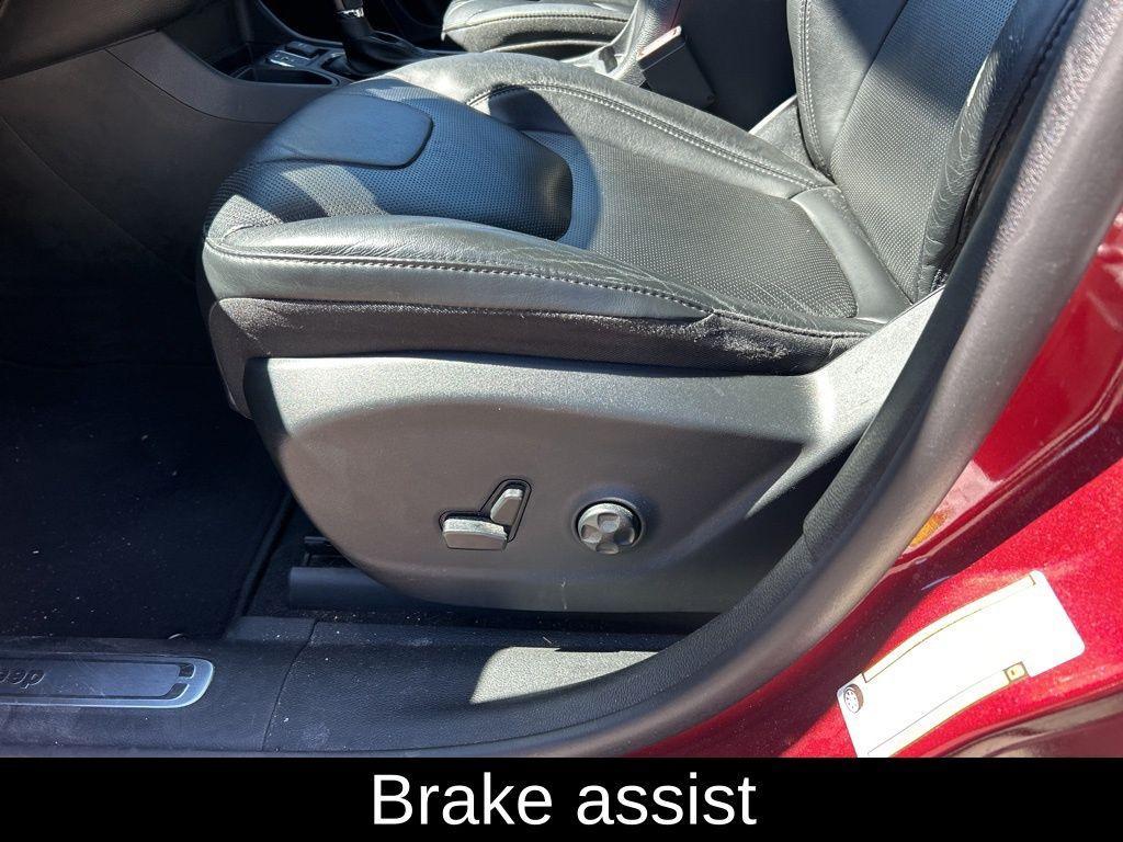 used 2019 Jeep Cherokee car, priced at $16,295