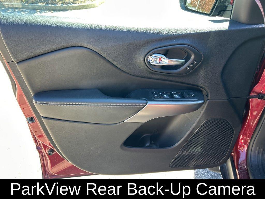 used 2019 Jeep Cherokee car, priced at $16,295