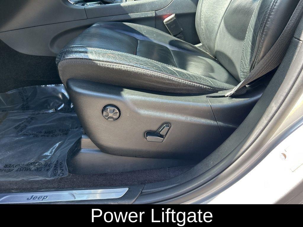 used 2019 Jeep Grand Cherokee car, priced at $15,195