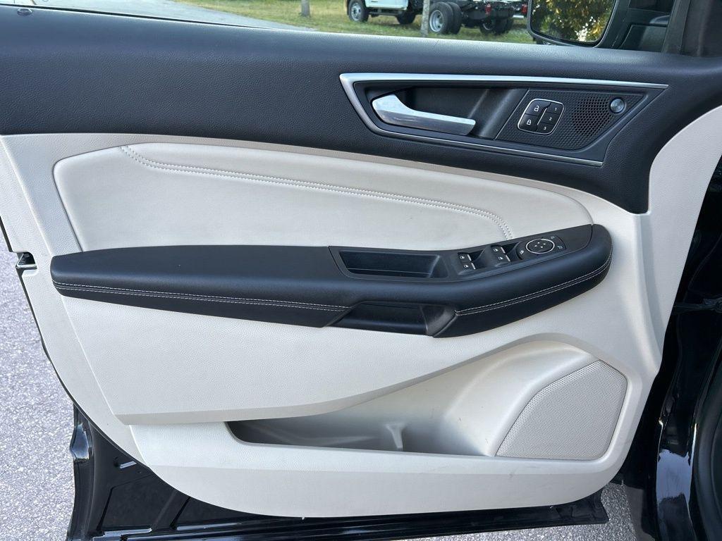 used 2022 Ford Edge car, priced at $18,998