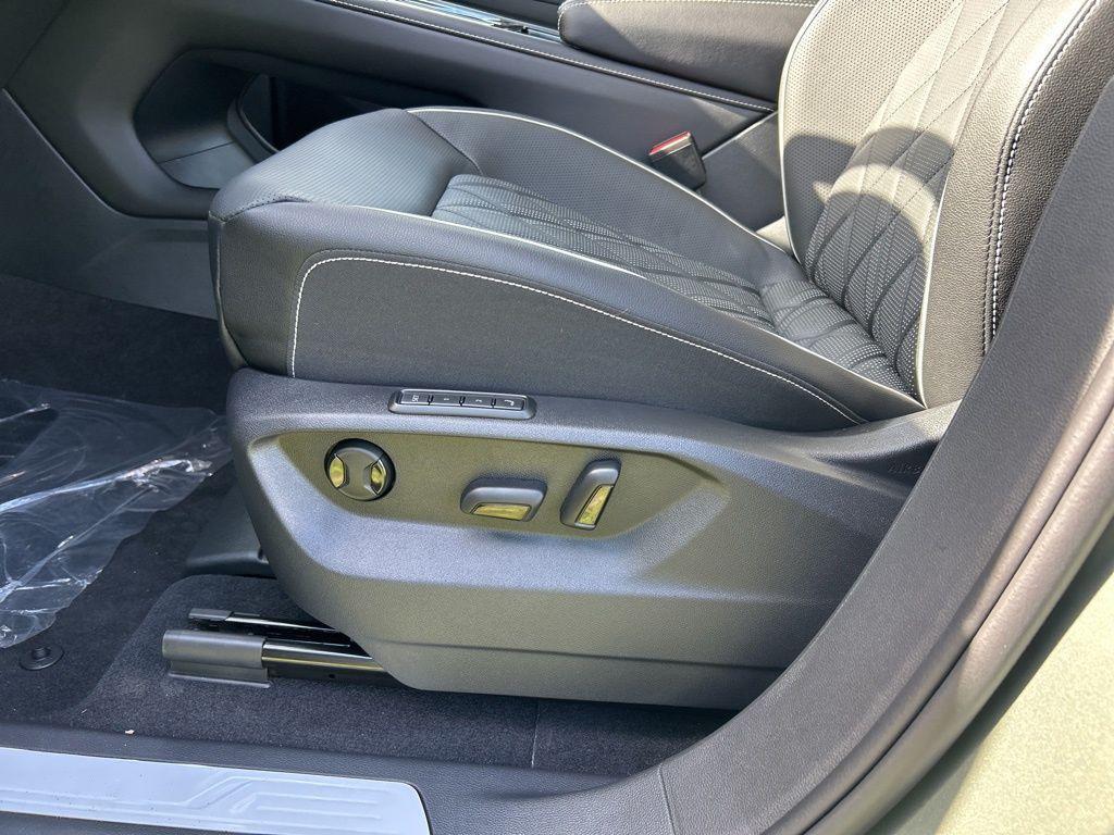 new 2026 Volkswagen Atlas car, priced at $52,611