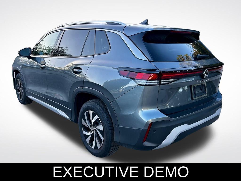 used 2025 Volkswagen Tiguan car, priced at $23,795