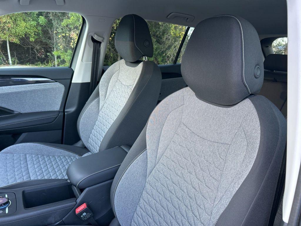 used 2025 Volkswagen Tiguan car, priced at $23,795