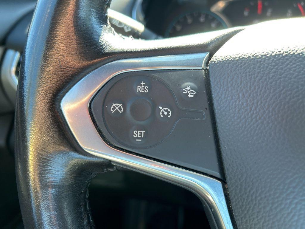 used 2022 Chevrolet Traverse car, priced at $20,998