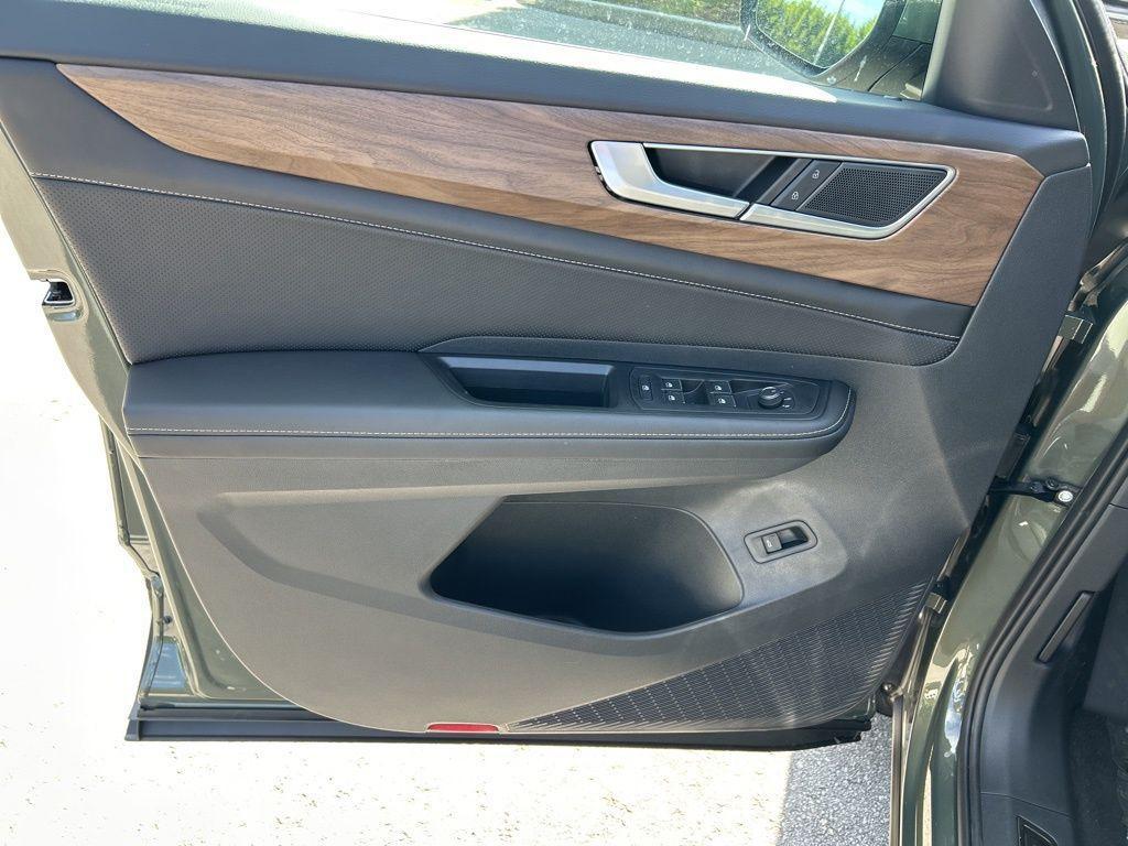 new 2026 Volkswagen Atlas car, priced at $42,443