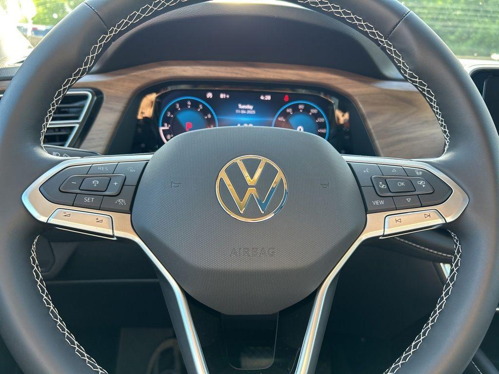 new 2026 Volkswagen Atlas car, priced at $42,443