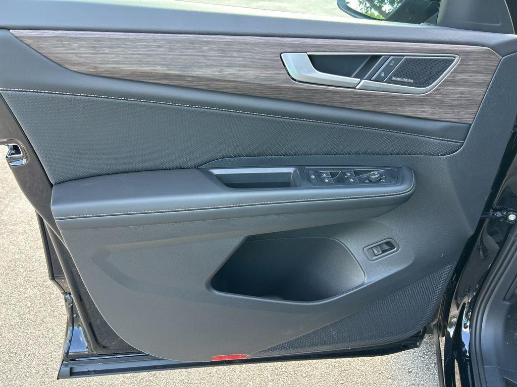 new 2026 Volkswagen Atlas car, priced at $52,611