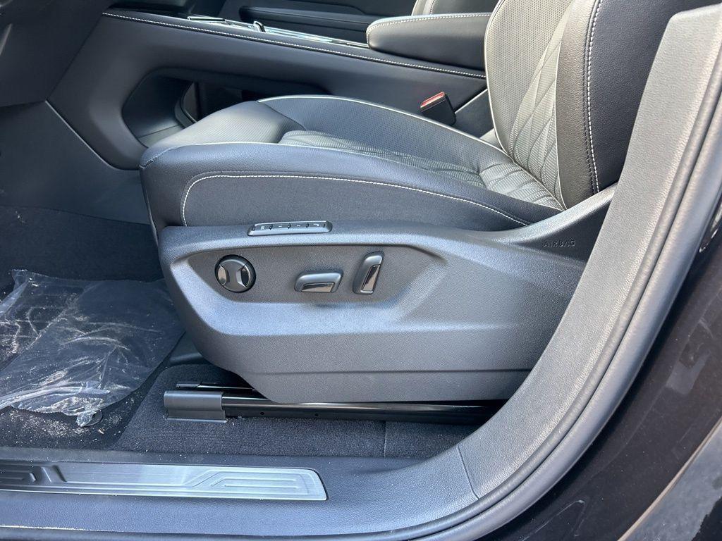 new 2026 Volkswagen Atlas car, priced at $52,611