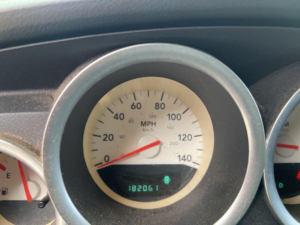 used 2005 Dodge Magnum car, priced at $3,995