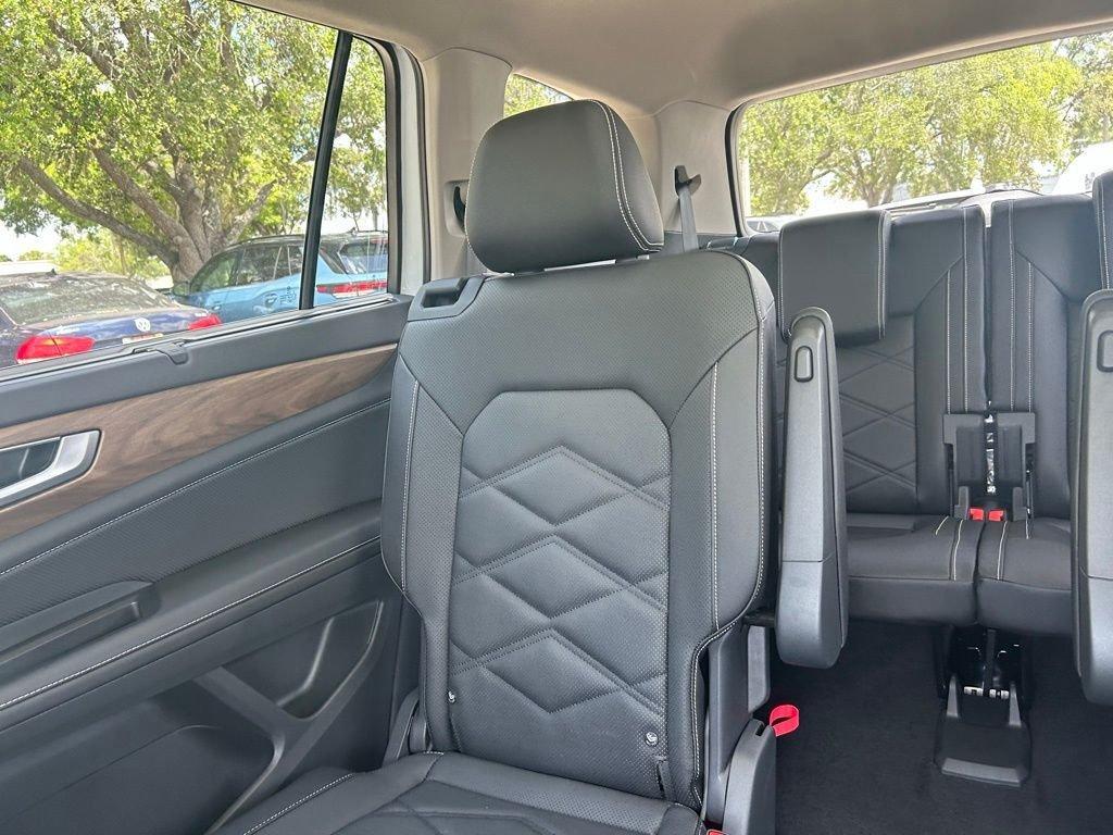 new 2026 Volkswagen Atlas car, priced at $43,652
