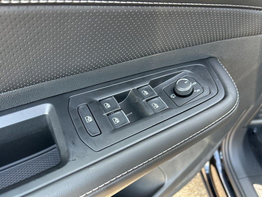 new 2026 Volkswagen Atlas Cross Sport car, priced at $51,293