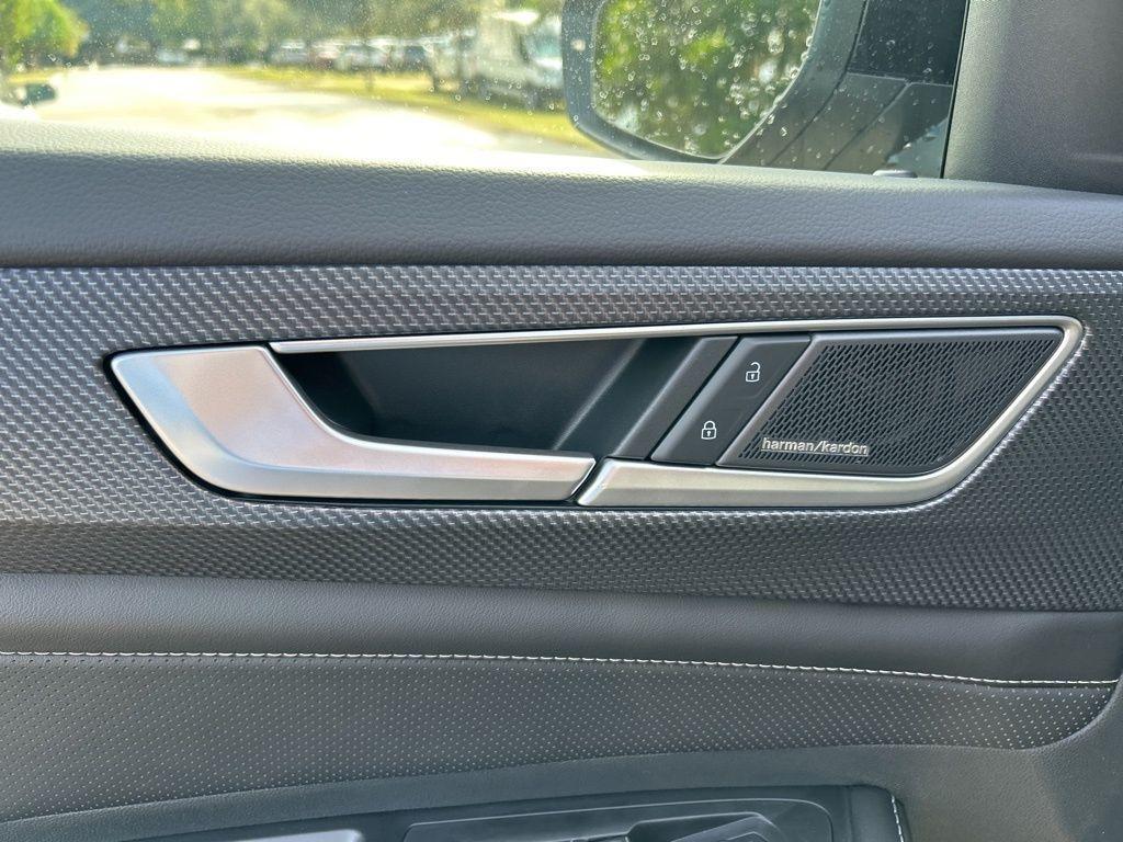 new 2026 Volkswagen Atlas Cross Sport car, priced at $51,293