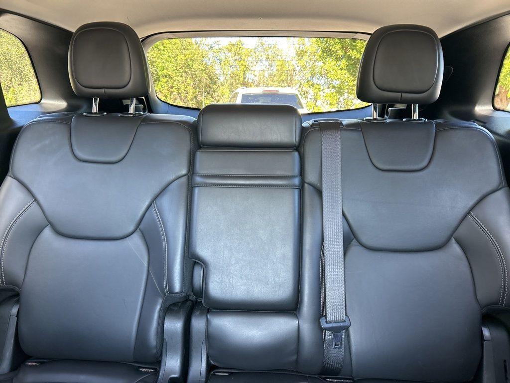 used 2018 Jeep Cherokee car, priced at $12,295