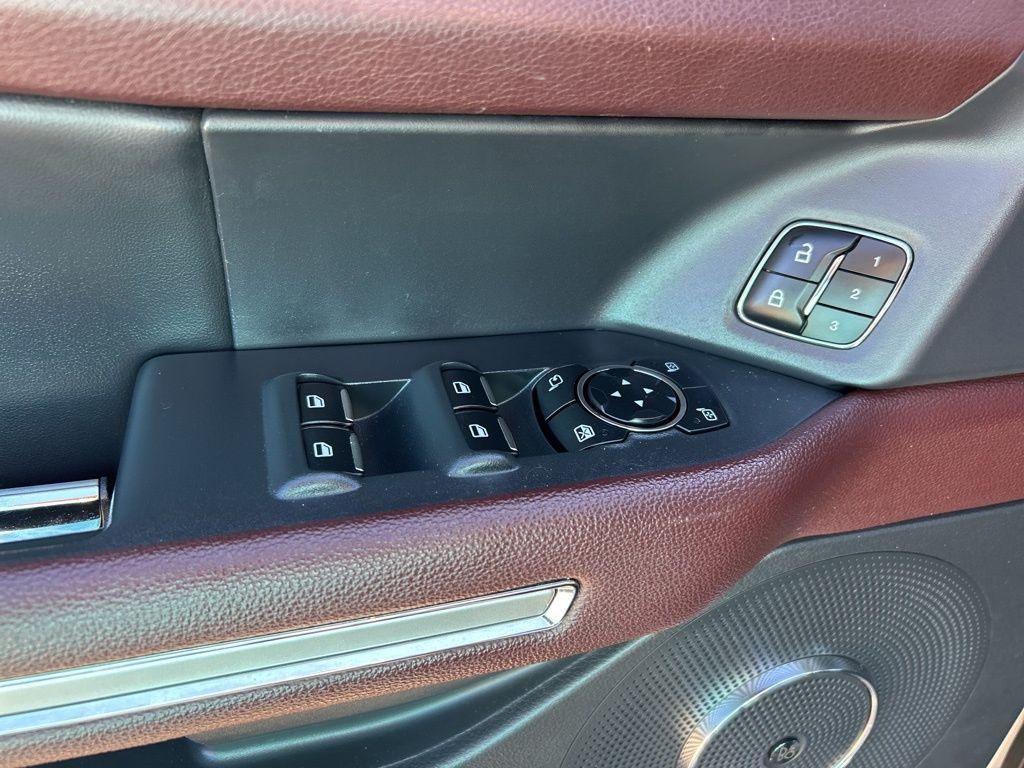 used 2023 Ford Expedition car, priced at $33,697