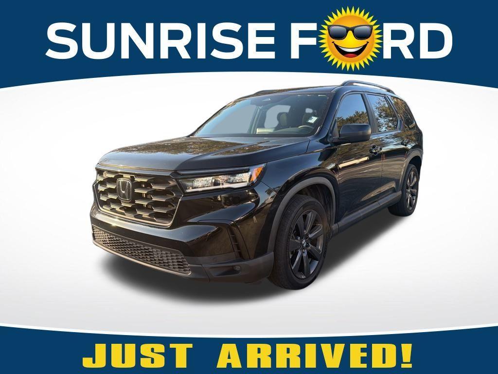 used 2023 Honda Pilot car, priced at $32,297