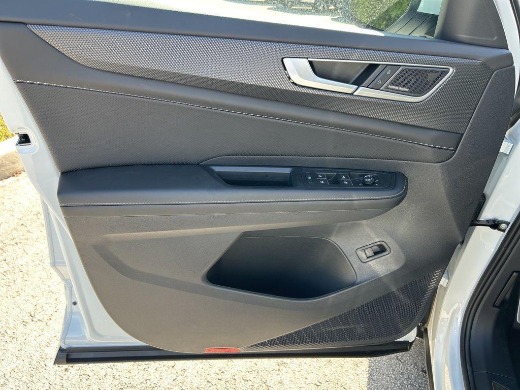 new 2026 Volkswagen Atlas Cross Sport car, priced at $51,748