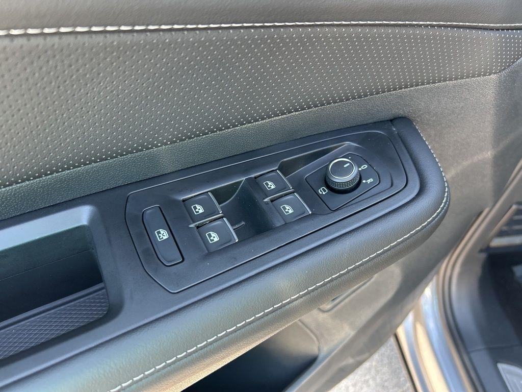 new 2026 Volkswagen Atlas Cross Sport car, priced at $50,293