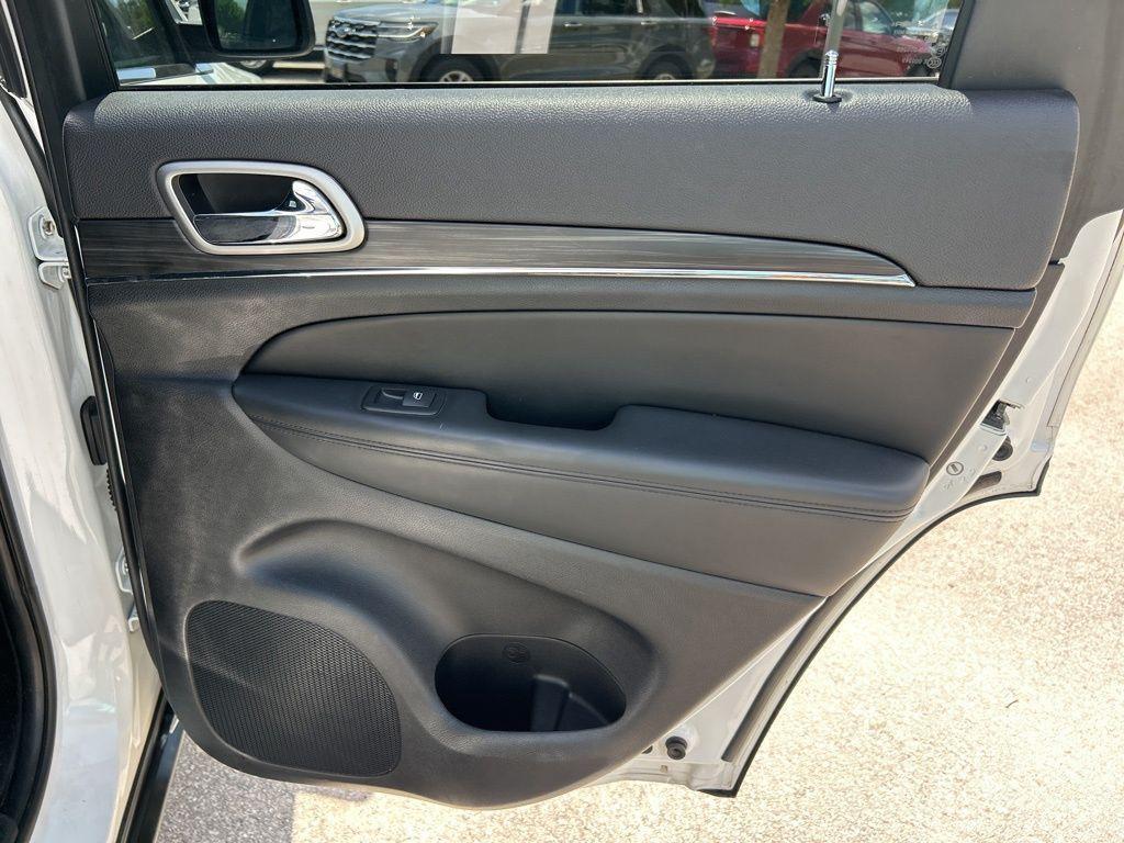 2022 Bright White Clearcoat Jeep Grand Cherokee WK