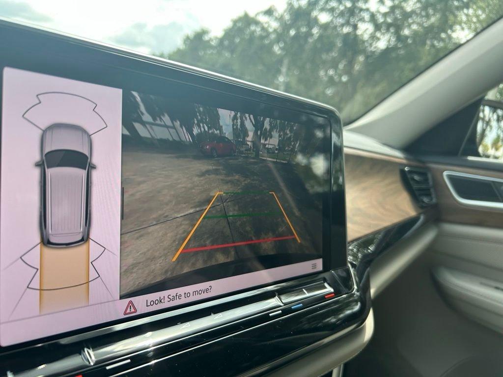 new 2026 Volkswagen Atlas car, priced at $42,621