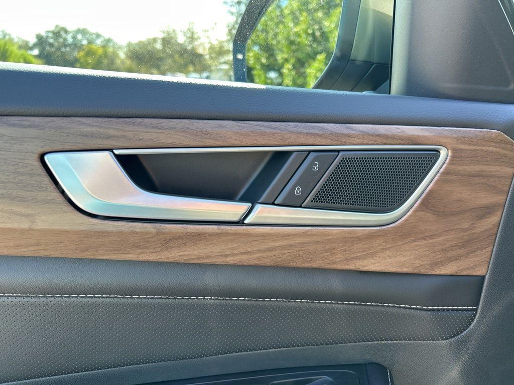 new 2026 Volkswagen Atlas car, priced at $43,138