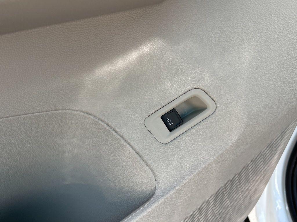 new 2026 Volkswagen Atlas car, priced at $52,371