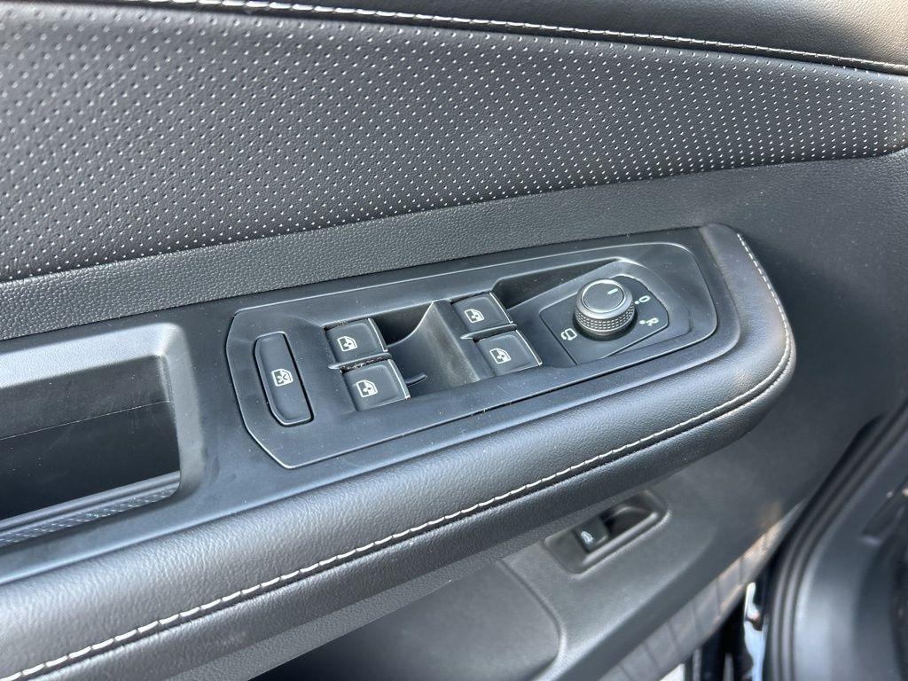 new 2026 Volkswagen Atlas car, priced at $51,023