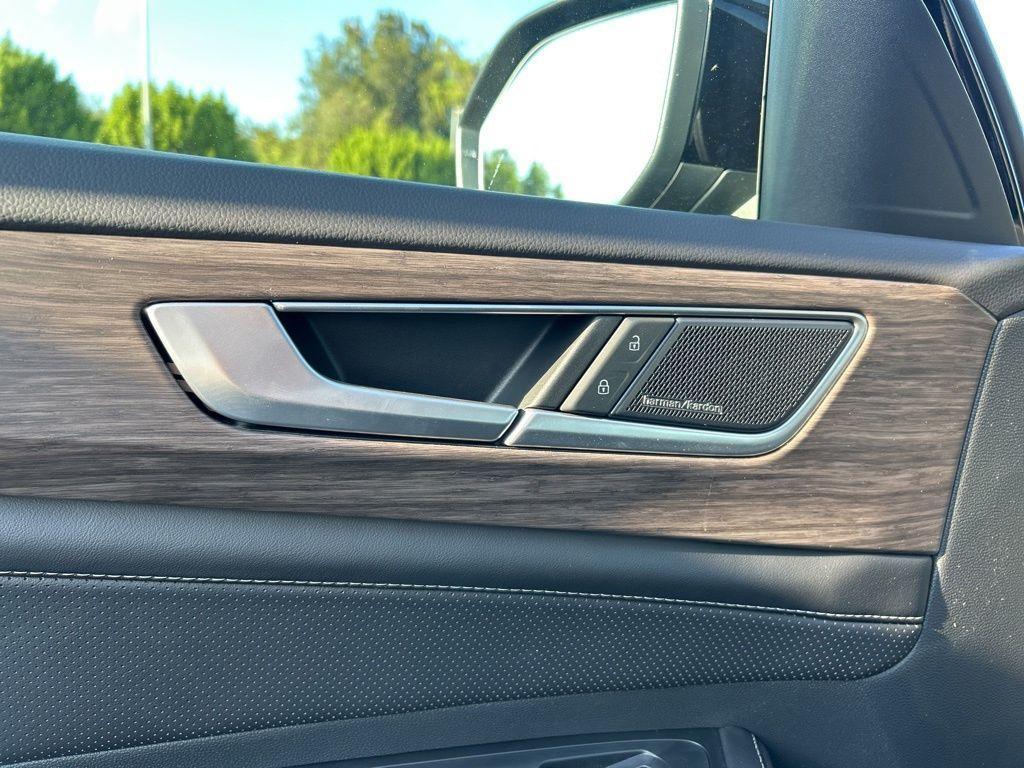 new 2026 Volkswagen Atlas car, priced at $51,023