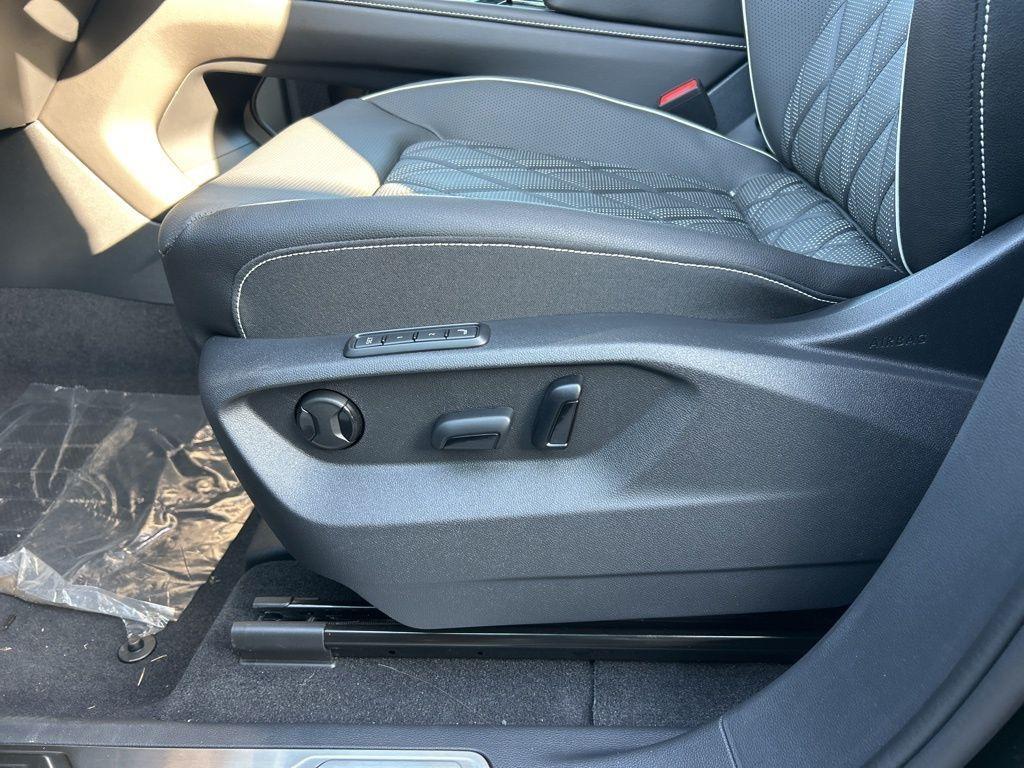 new 2026 Volkswagen Atlas car, priced at $51,023