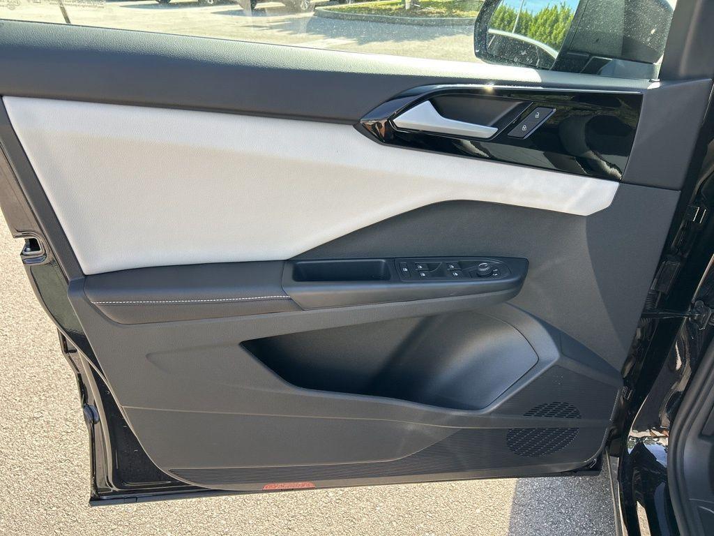 new 2026 Volkswagen Taos car, priced at $27,576