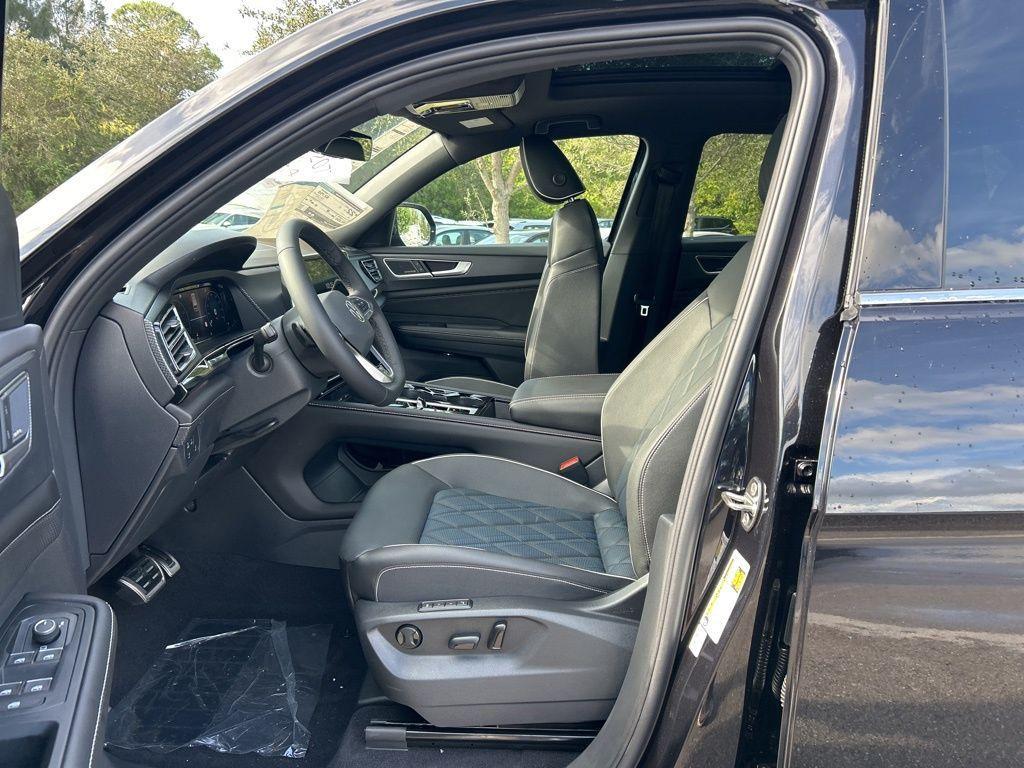 new 2026 Volkswagen Atlas Cross Sport car, priced at $50,293