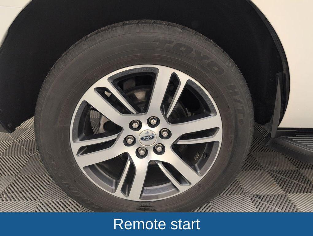 used 2024 Ford Expedition car, priced at $41,500