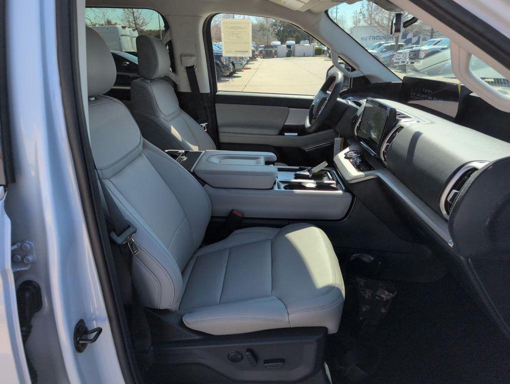 new 2026 Ford Expedition car, priced at $67,327