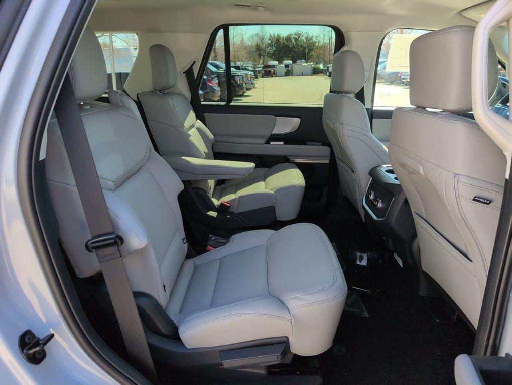 new 2026 Ford Expedition car, priced at $67,327