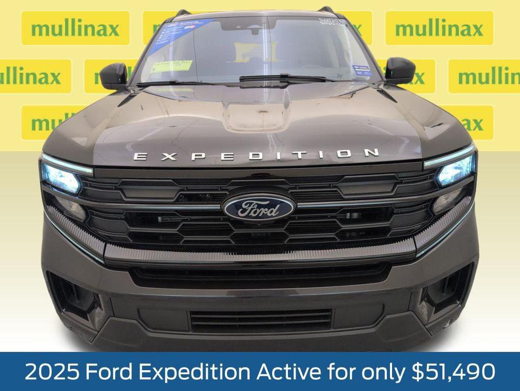 used 2025 Ford Expedition car, priced at $51,490