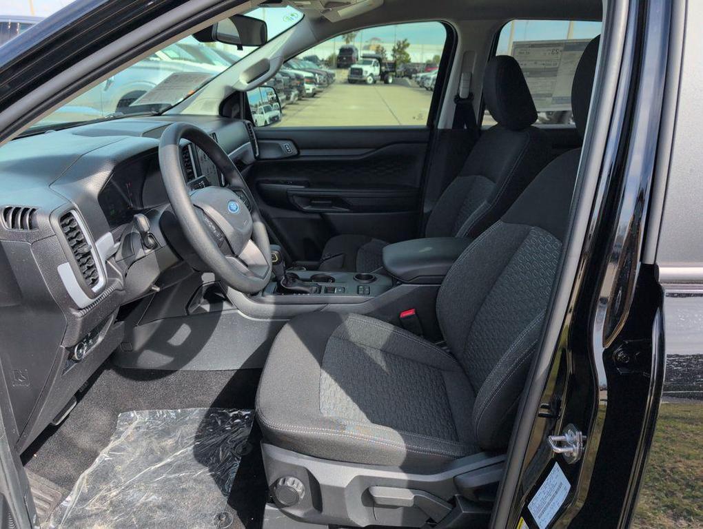 new 2025 Ford Ranger car, priced at $33,172