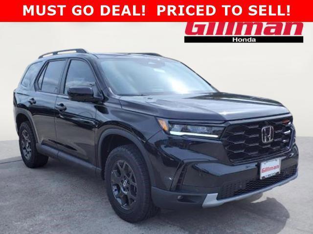 new 2025 Honda Pilot car, priced at $50,895