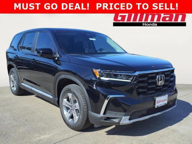 new 2025 Honda Pilot car, priced at $44,995